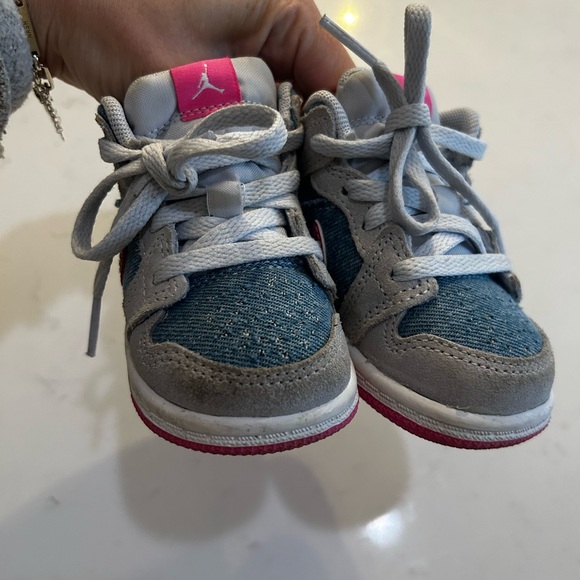 Jordan Kids' Sneakers - Blue and Pink - Picture 7 of 7